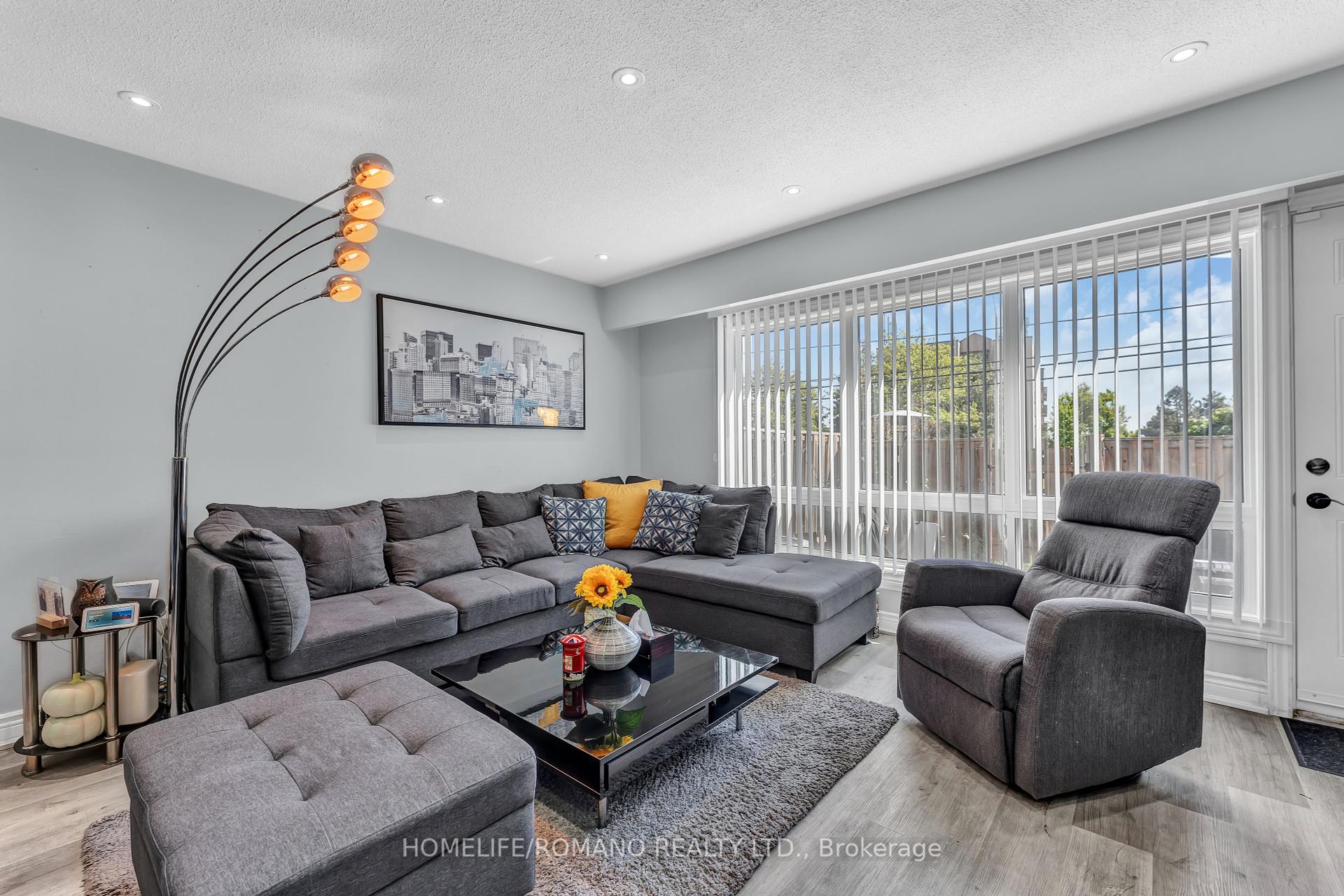 4 Bedrooms Condo at 7440 Goreway, Mississauga For sale