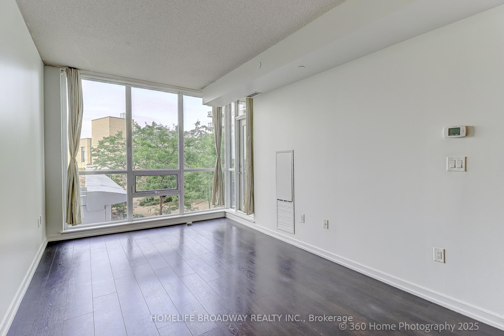 2 Bedrooms Condo at 62 Forest Manor, Toronto For sale