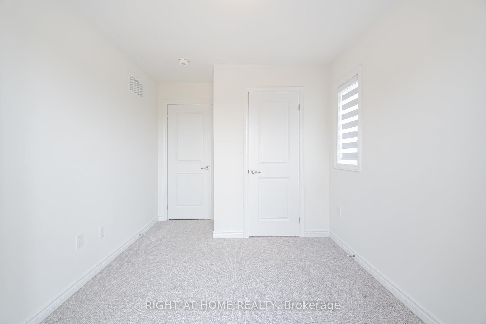 2 Bedrooms Condo at 305 Garner, Hamilton For sale