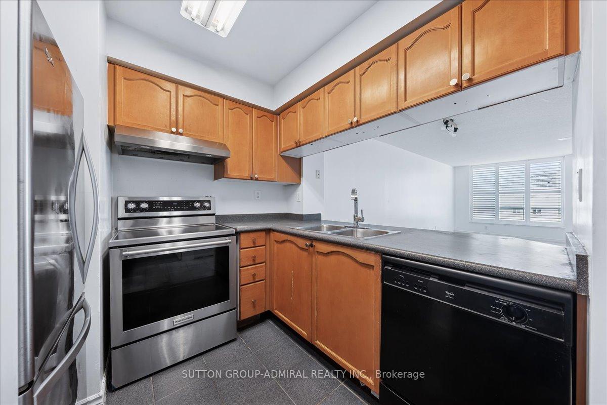 2 Bedrooms Condo at 745 New Westminster, Vaughan For sale