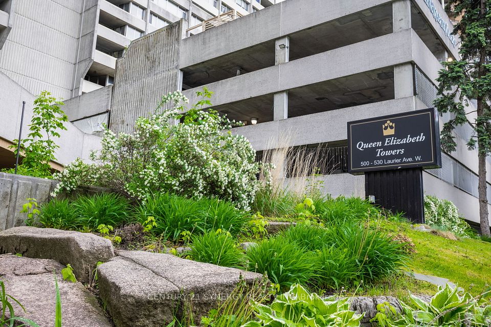 530 Laurier