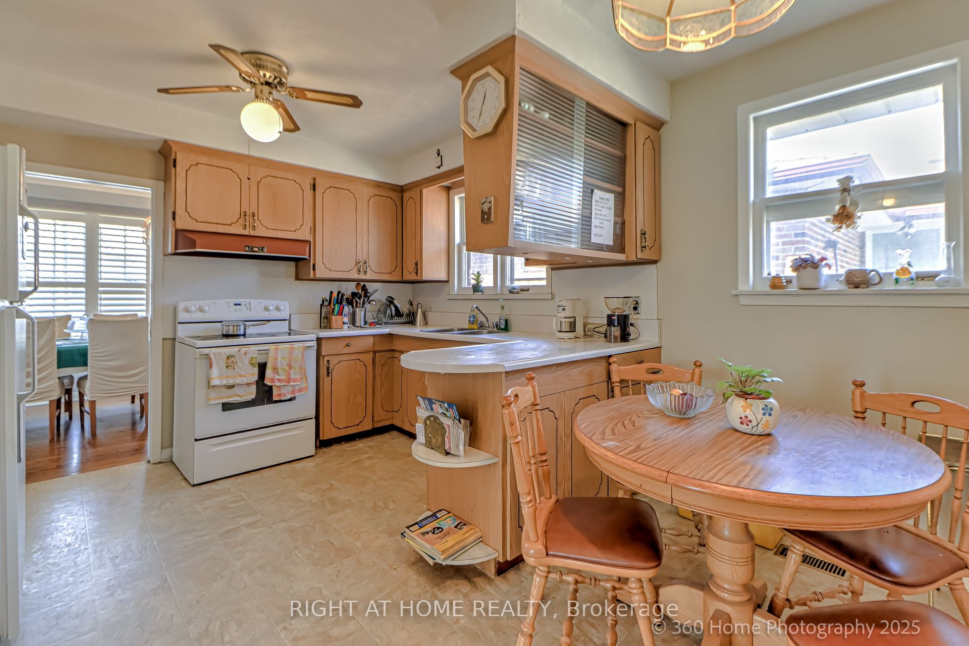12 Summitcrest Drive