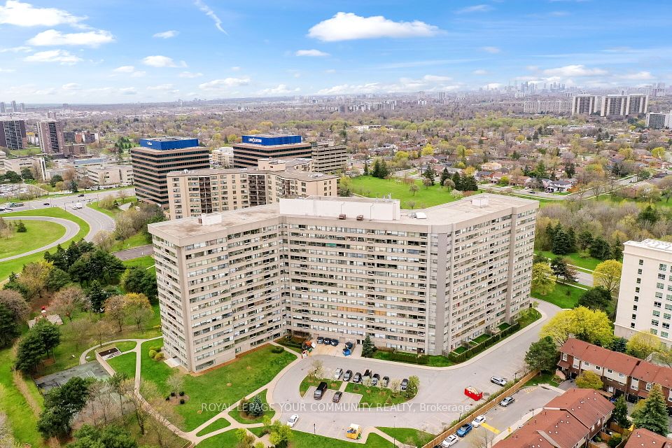 475 The West Mall
