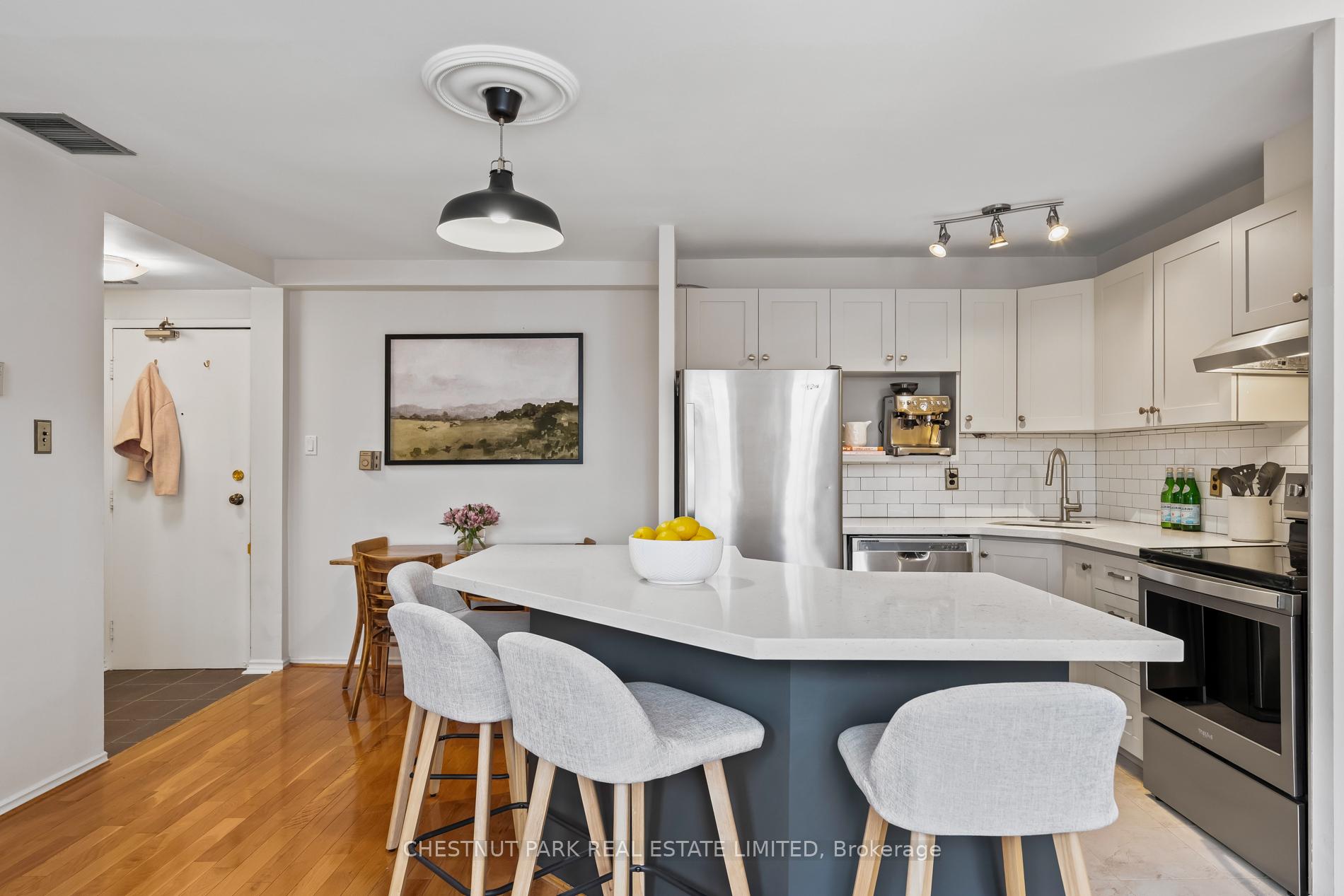 1 Bedroom Condo at 212 St. George,  Toronto For sale