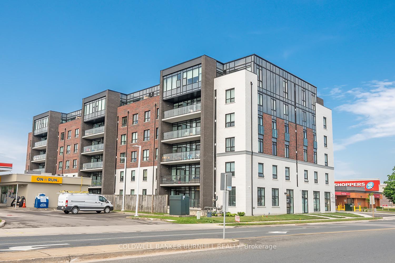 2 Bedrooms Condo at 5 Hamilton, Hamilton For sale