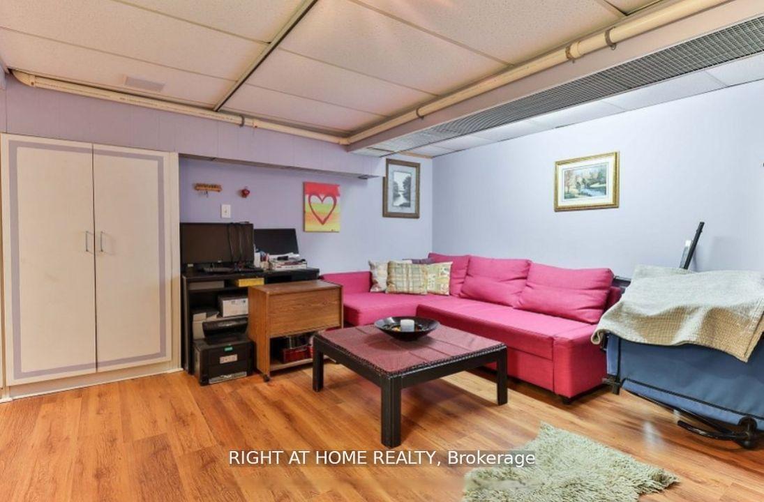 4 Bedrooms Condo at 50 Three Valleys, Toronto For sale