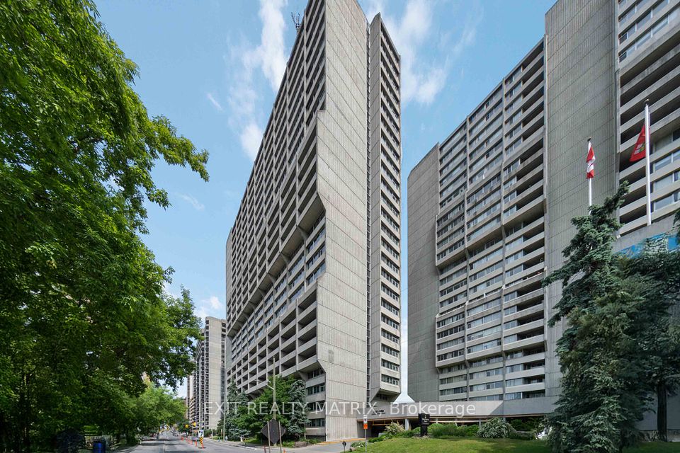 500 Laurier