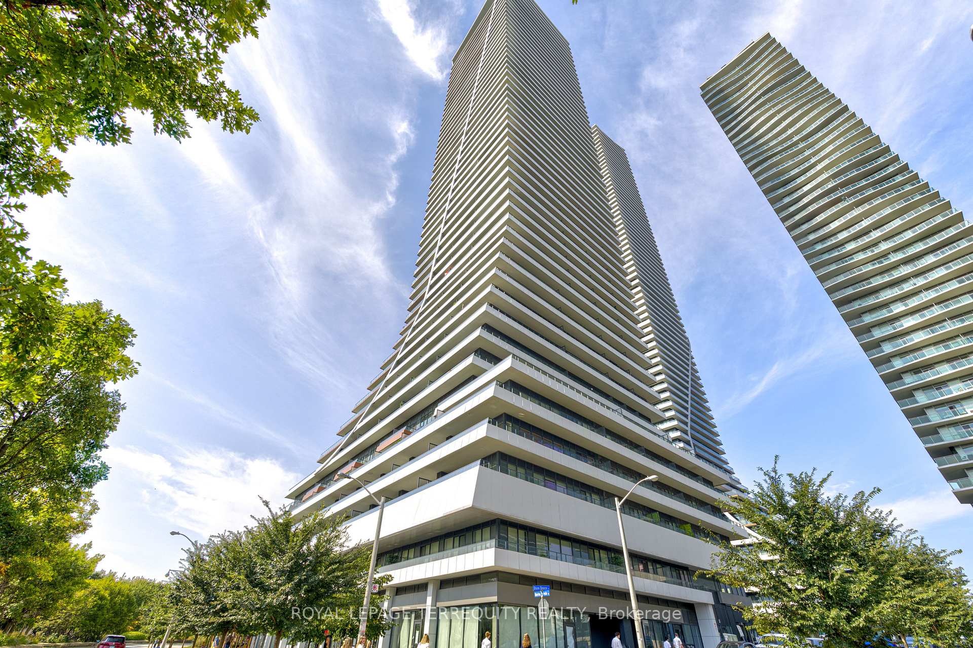 3 Bedrooms Condo at 20 Shore Breeze, Toronto For sale