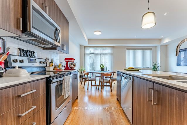 #156 – 12 Edward Horton Crescent, Toronto, ON M8Z 0E5