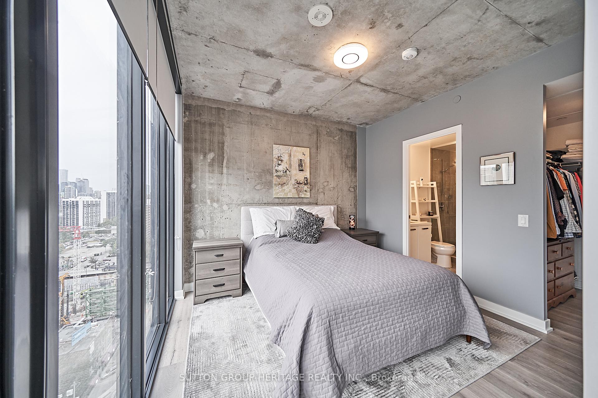 3 Bedrooms Condo at 55 Ontario,  Toronto For sale