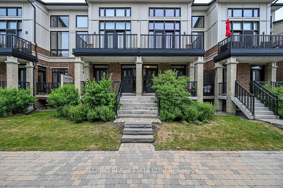 216 Pembina
