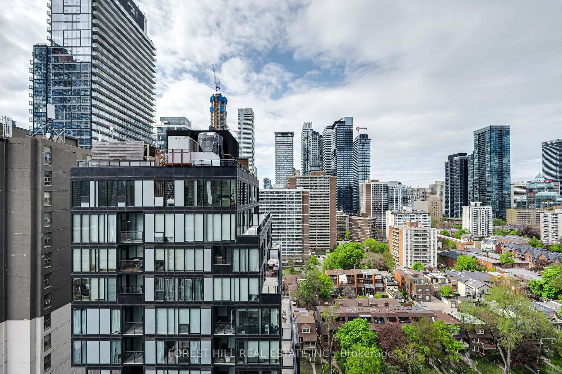2 Bedrooms Condo at 22 Wellesley, Toronto For sale