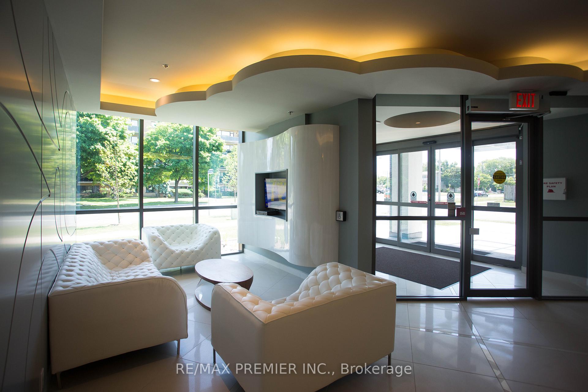 2 Bedrooms Condo at 80 Esther Lorrie, Toronto For sale