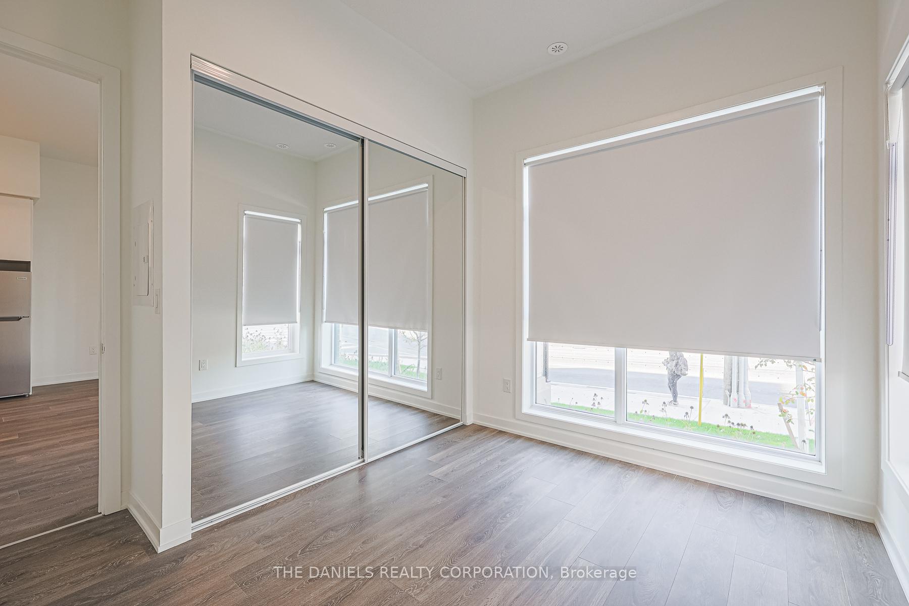 2 Bedrooms Condo at 165 Canon Jackson,  Toronto For sale