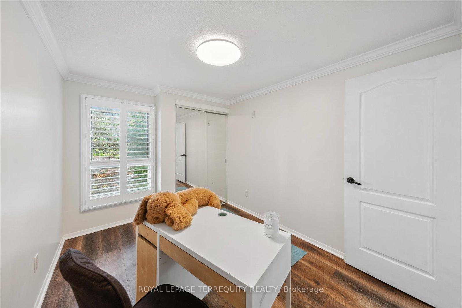 4 Bedrooms Condo at 1825 Hyde Mill, Mississauga For sale