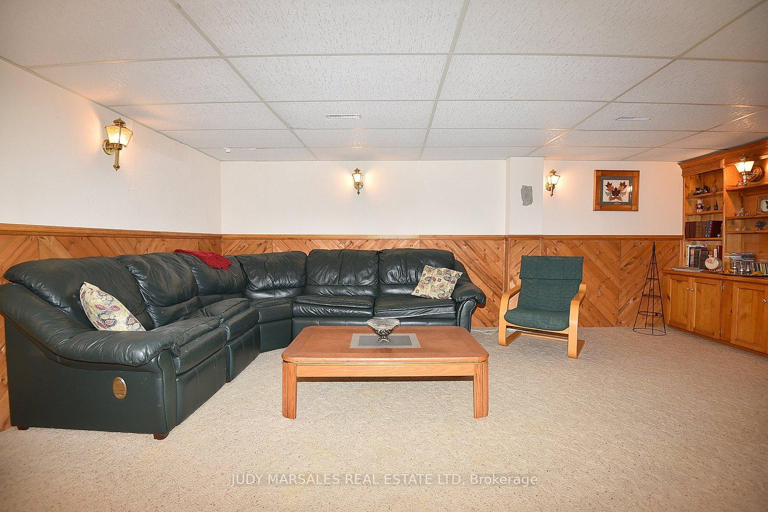 3 Bedrooms Condo at 644 Upper Paradise,  Hamilton For sale