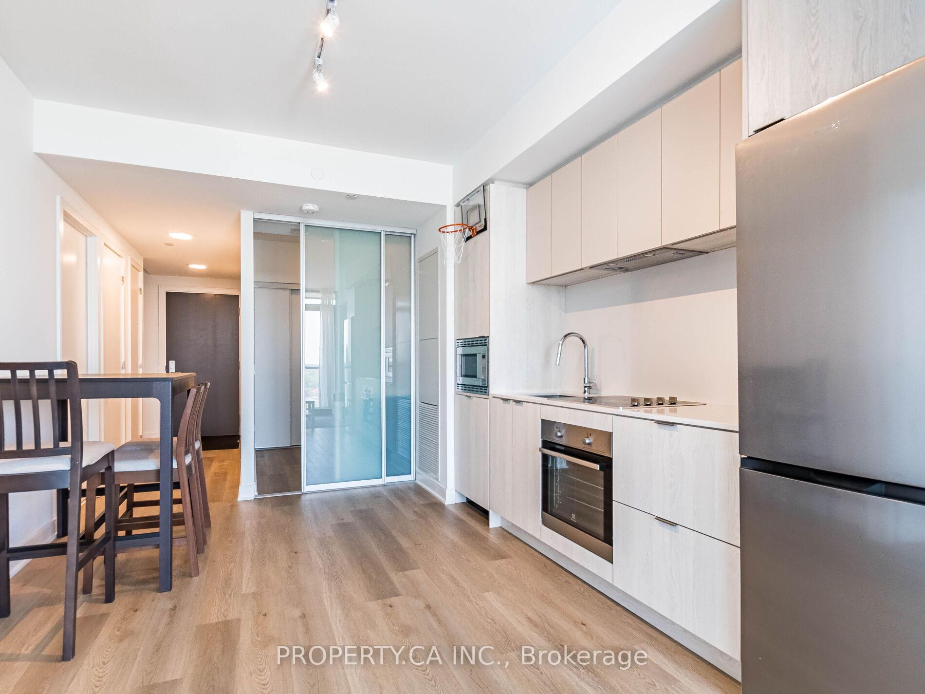 3 Bedrooms Condo at 86 Dundas, Mississauga For sale