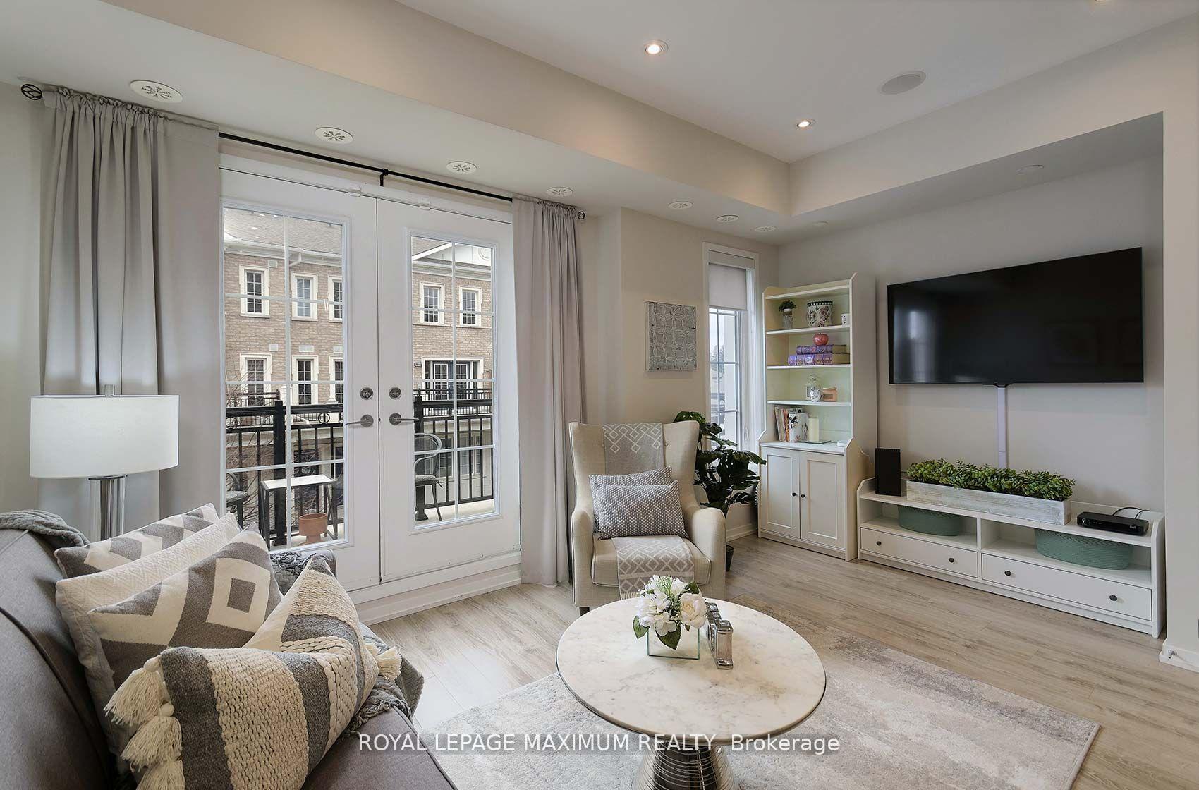 2 Bedrooms Condo at 26 Bruce, Vaughan For sale