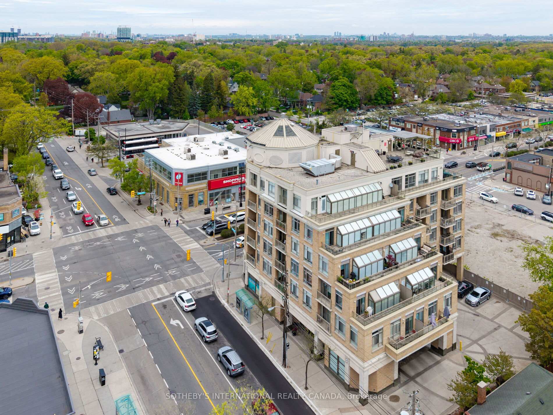 2 Bedrooms Condo at 935 Royal York, Toronto For sale