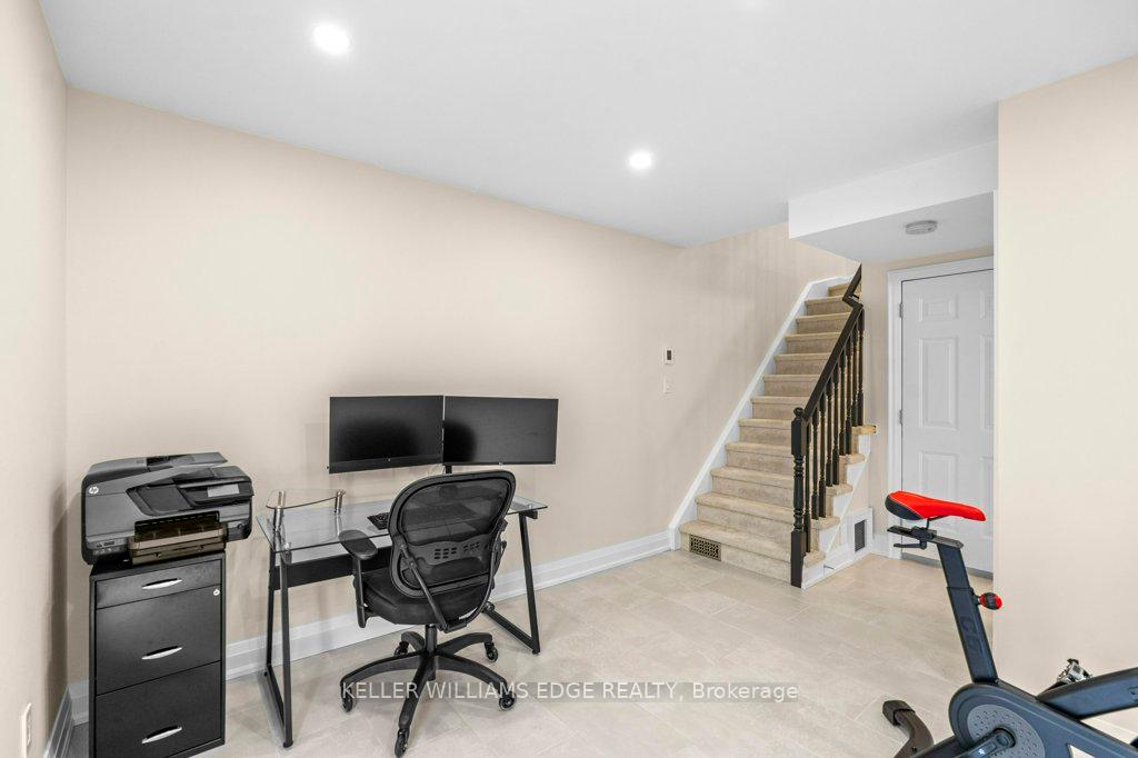 2 Bedrooms Condo at 3480 Upper Middle, Burlington For sale