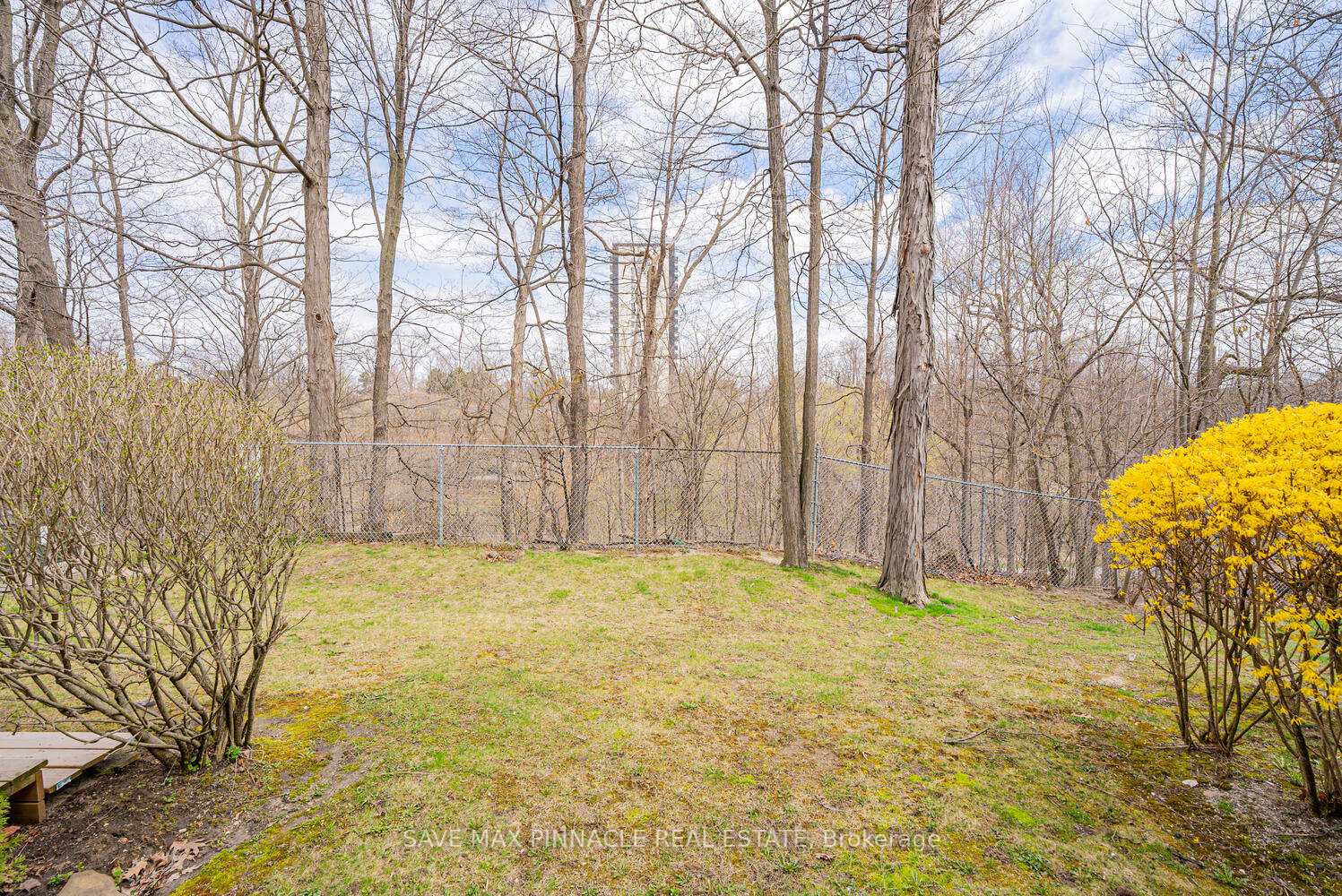 4 Bedrooms Condo at 2120 Rathburn,  Mississauga For sale