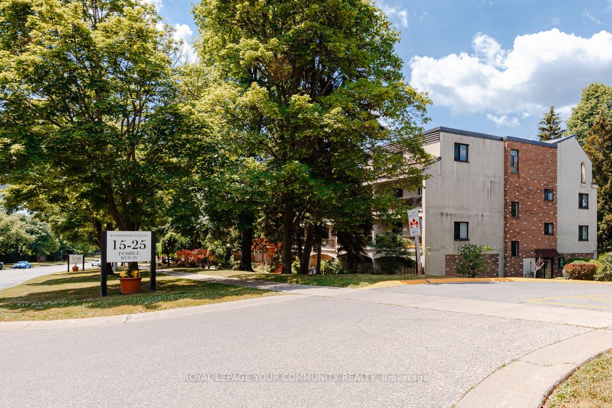 5 Bedrooms Condo at 25 Pebble, Toronto For sale