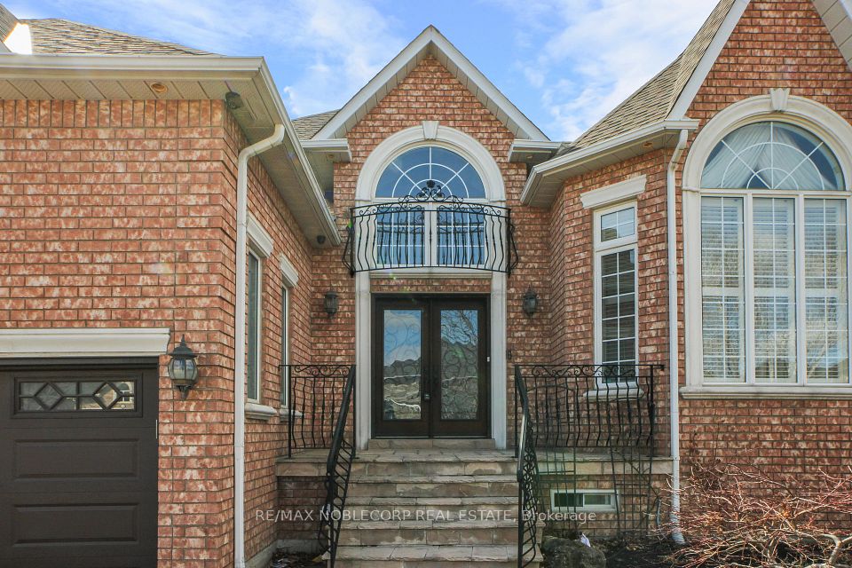 86 Novaview Crescent, Vaughan, ON L4L 9L7