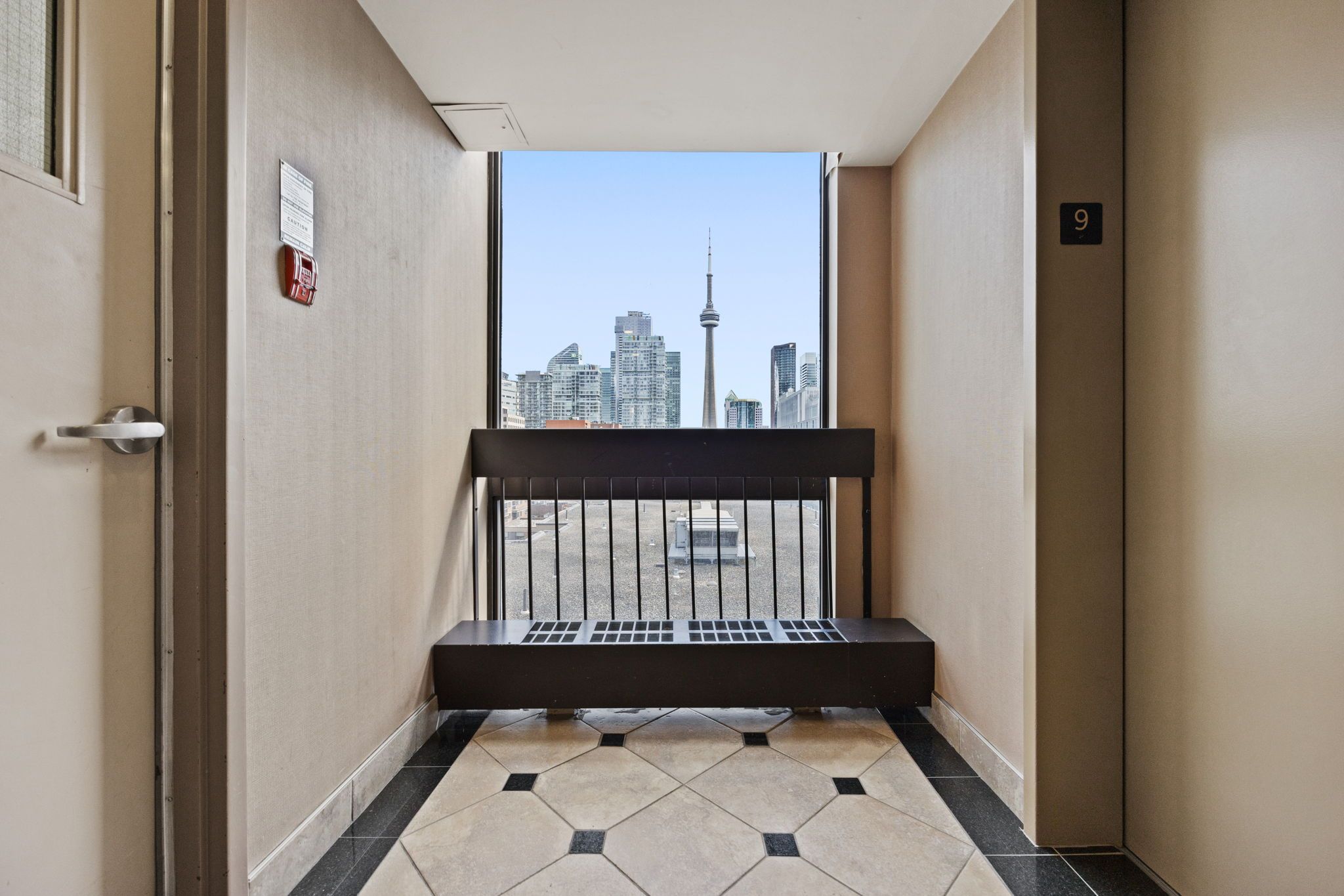 89 Mccaul Street 923