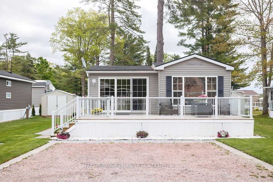 33 Melody Bay