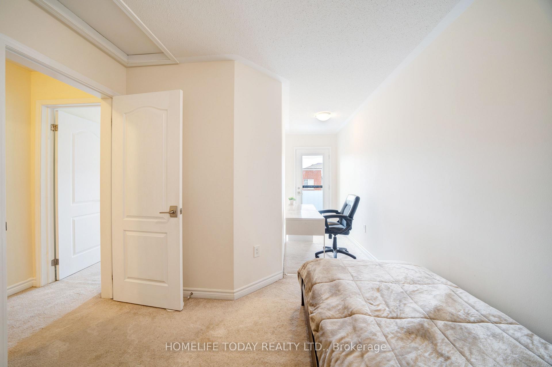 3 Bedrooms Condo at 45 Heron Park, Toronto For sale