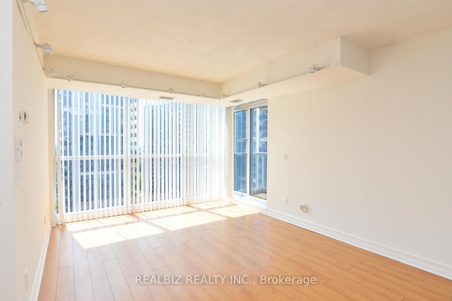 3 Bedrooms Condo at 4968 Yonge, Toronto For sale