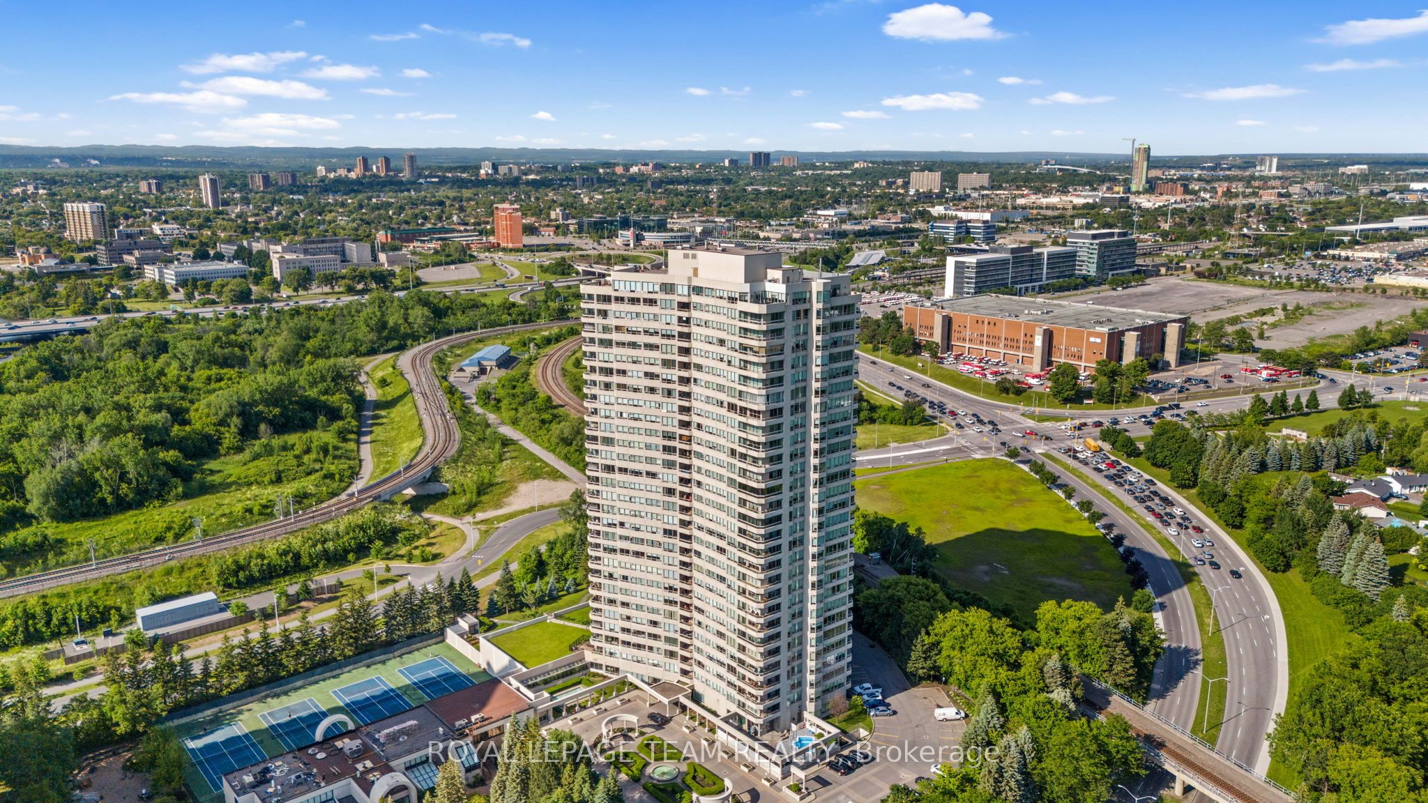 1480 Riverside Drive, #407
