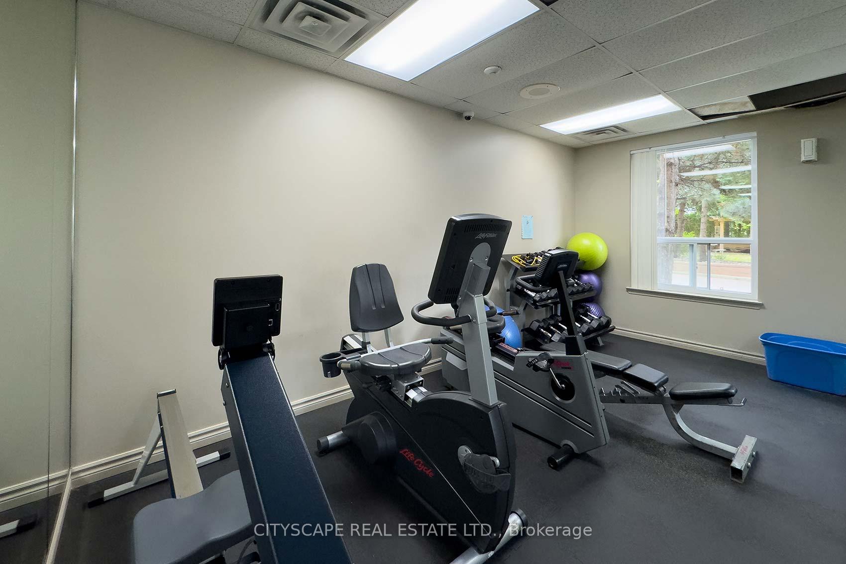 3 Bedrooms Condo at 135 Hillcrest, Mississauga For sale
