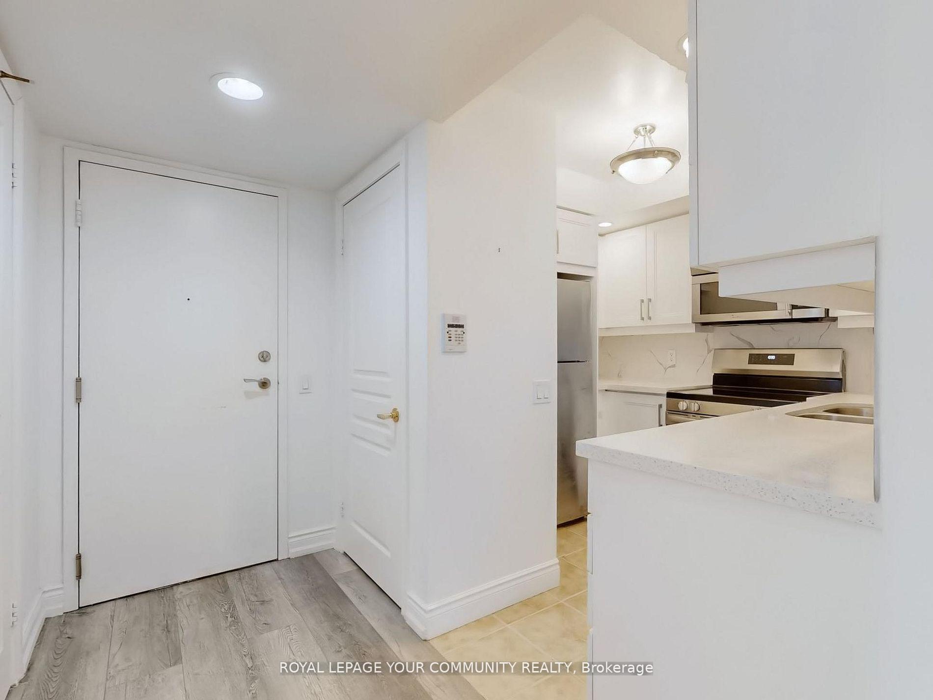 2 Bedrooms Condo at 15 Northtown,  Toronto For sale
