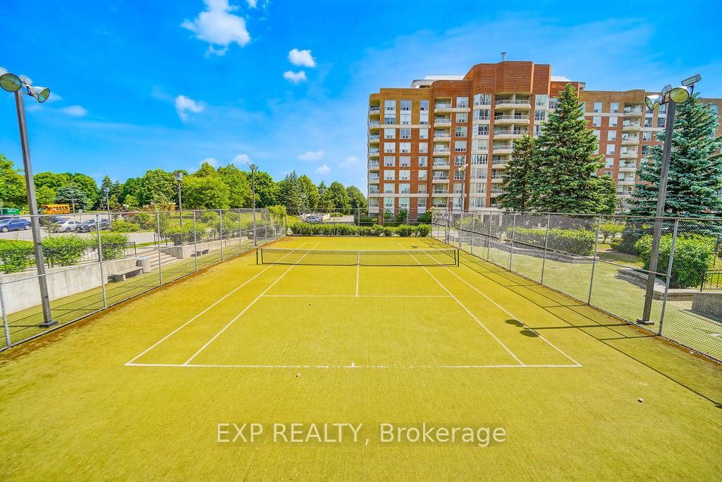 2 Bedrooms Condo at 410 Mclevin, Toronto For sale
