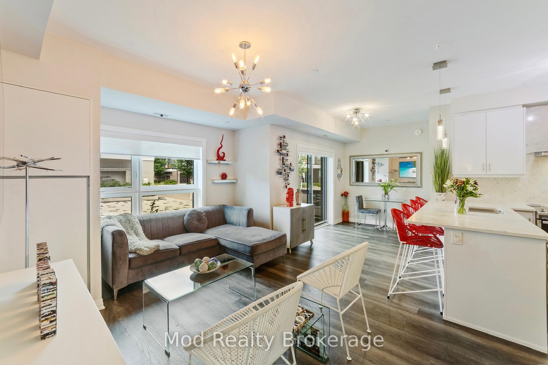 2 Bedrooms Condo at 128 Grovewood, Oakville For sale