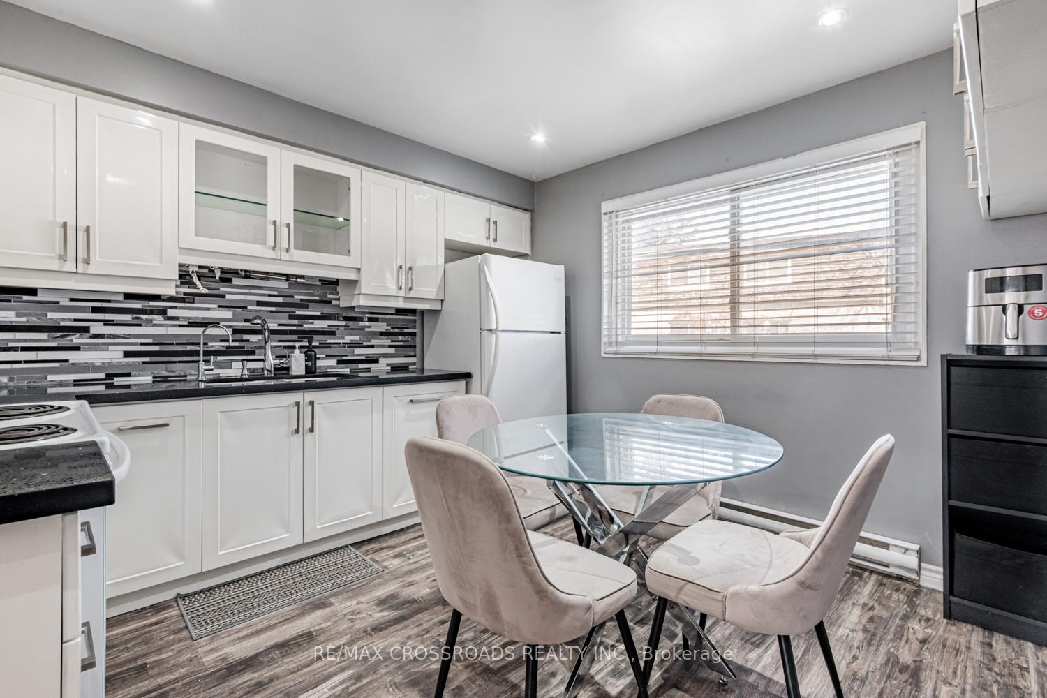 4 Bedrooms Condo at 43 Courville Coachway, Toronto For sale
