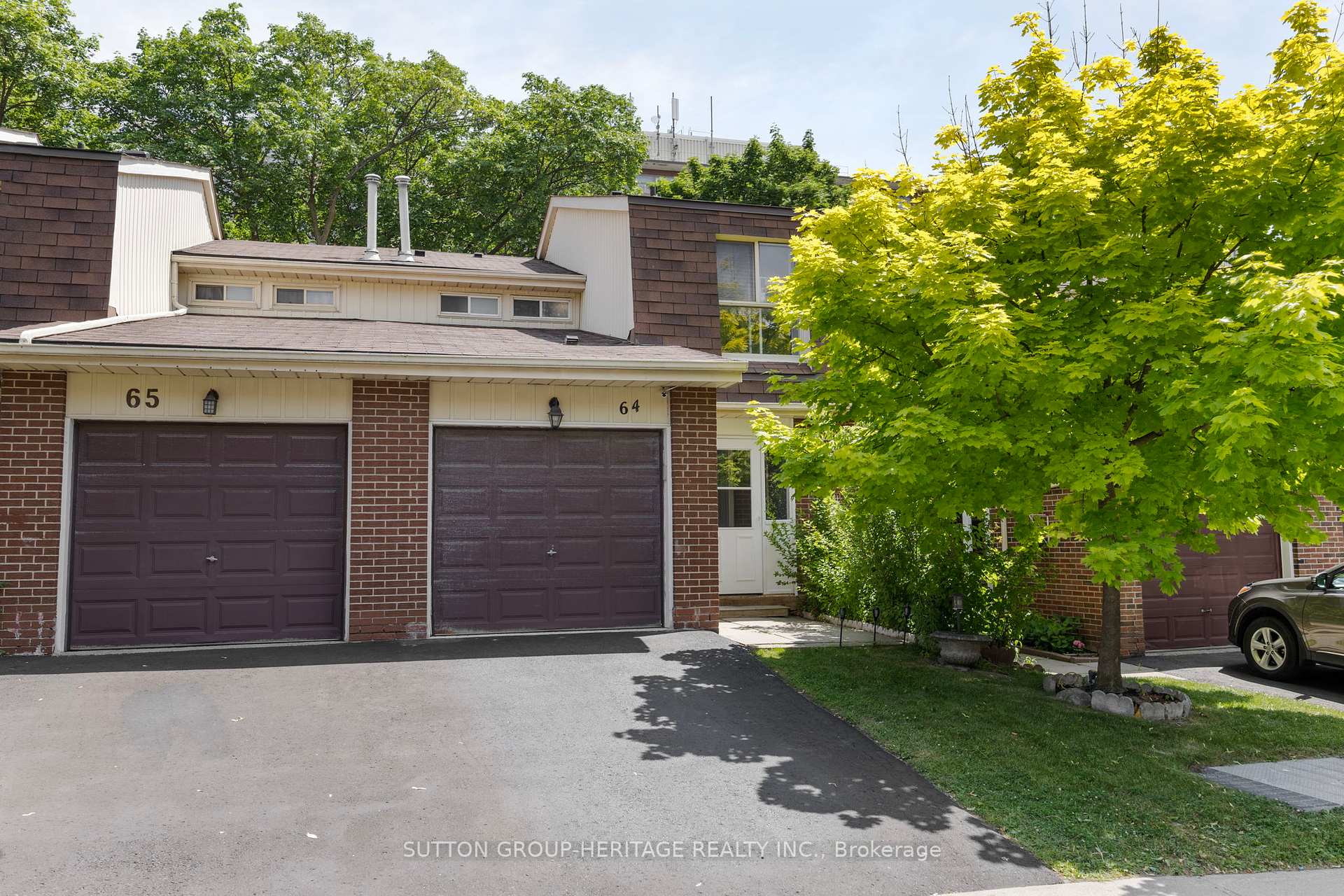 4 Bedrooms Condo at 40 Dundalk, Toronto For sale