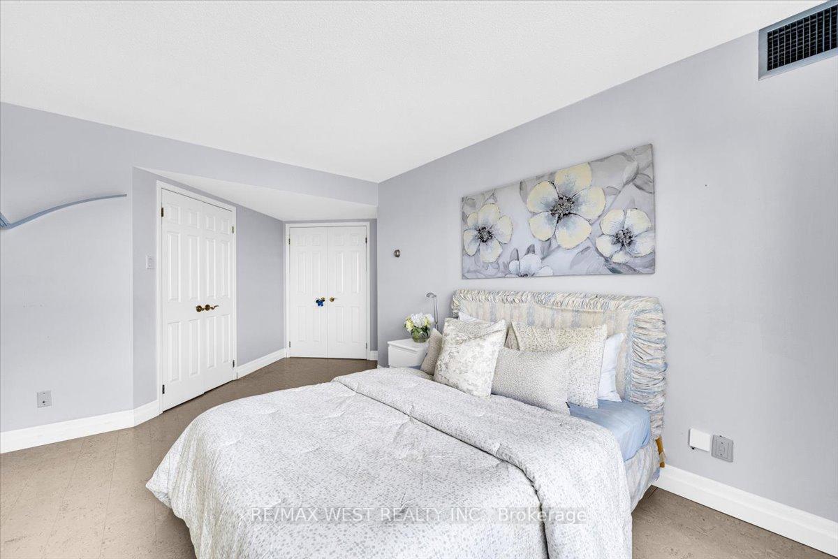 2 Bedrooms Condo at 2285 Lake Shore, Toronto For sale