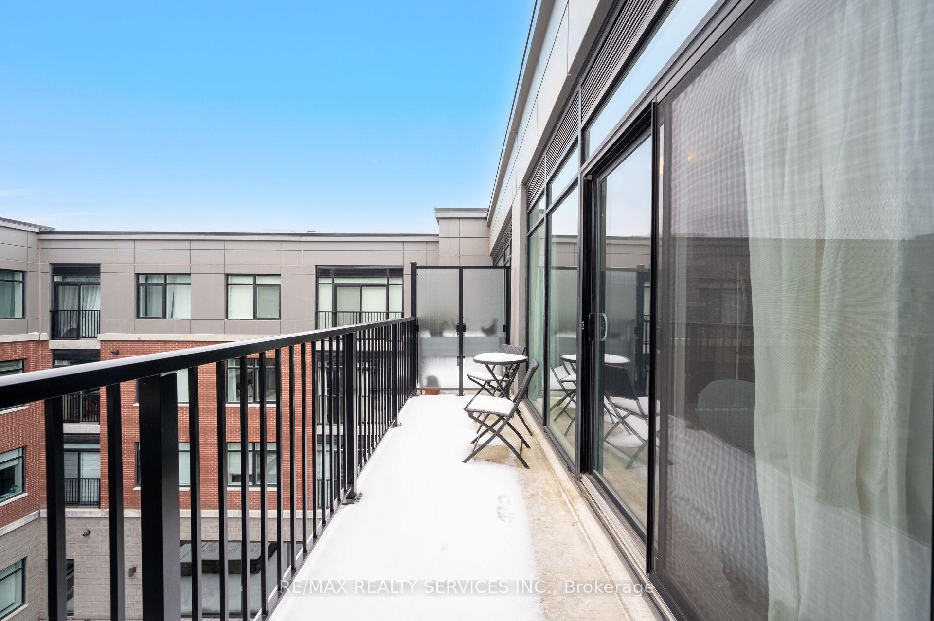 2 Bedrooms Condo at 1 Redfern, Hamilton For sale
