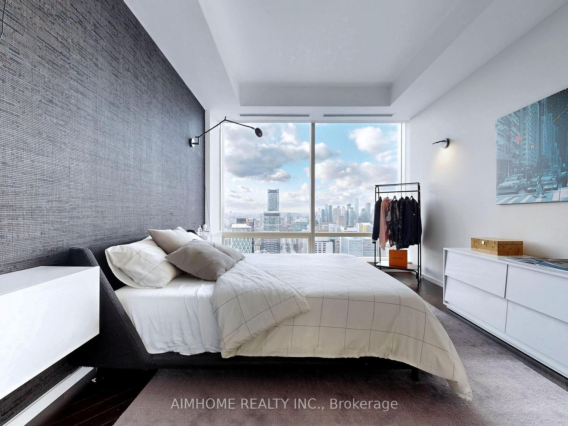 3 Bedrooms Condo at 180 University, Toronto For sale
