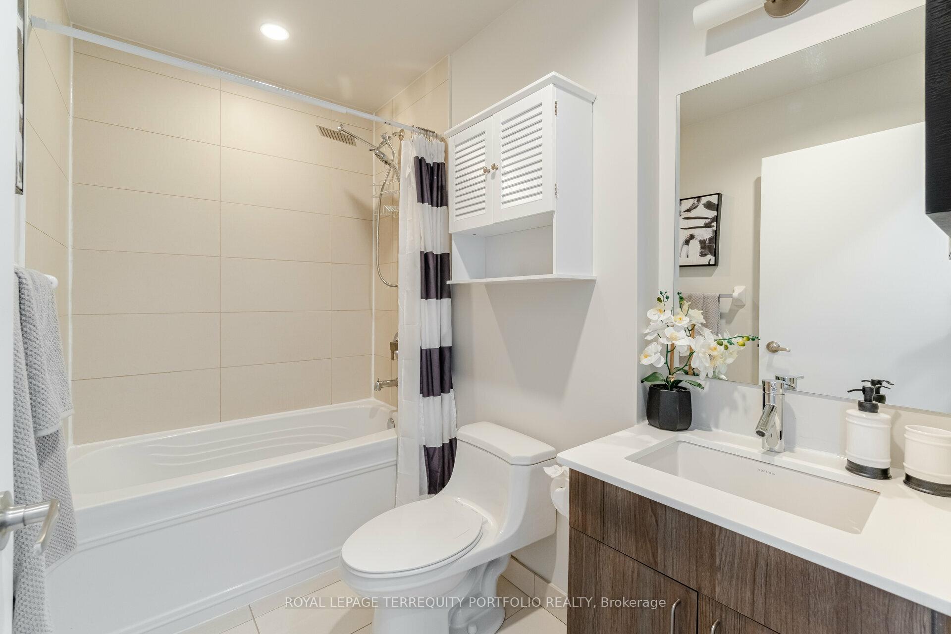 1 Bedroom Condo at 426 University,  Toronto For sale