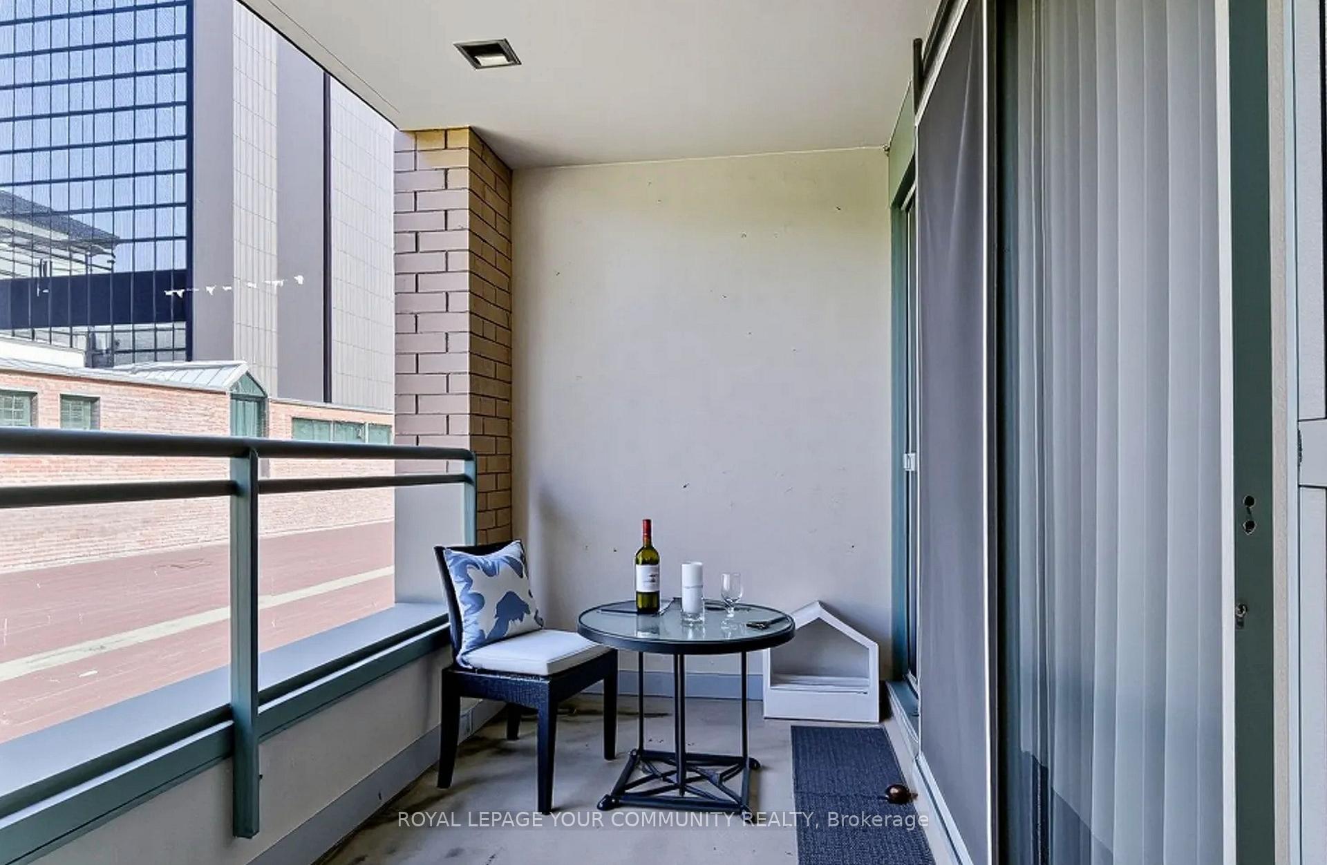 2 Bedrooms Condo at 889 Bay, Toronto For sale
