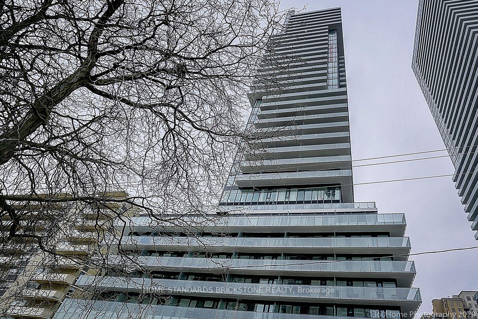 185 Roehampton Avenue