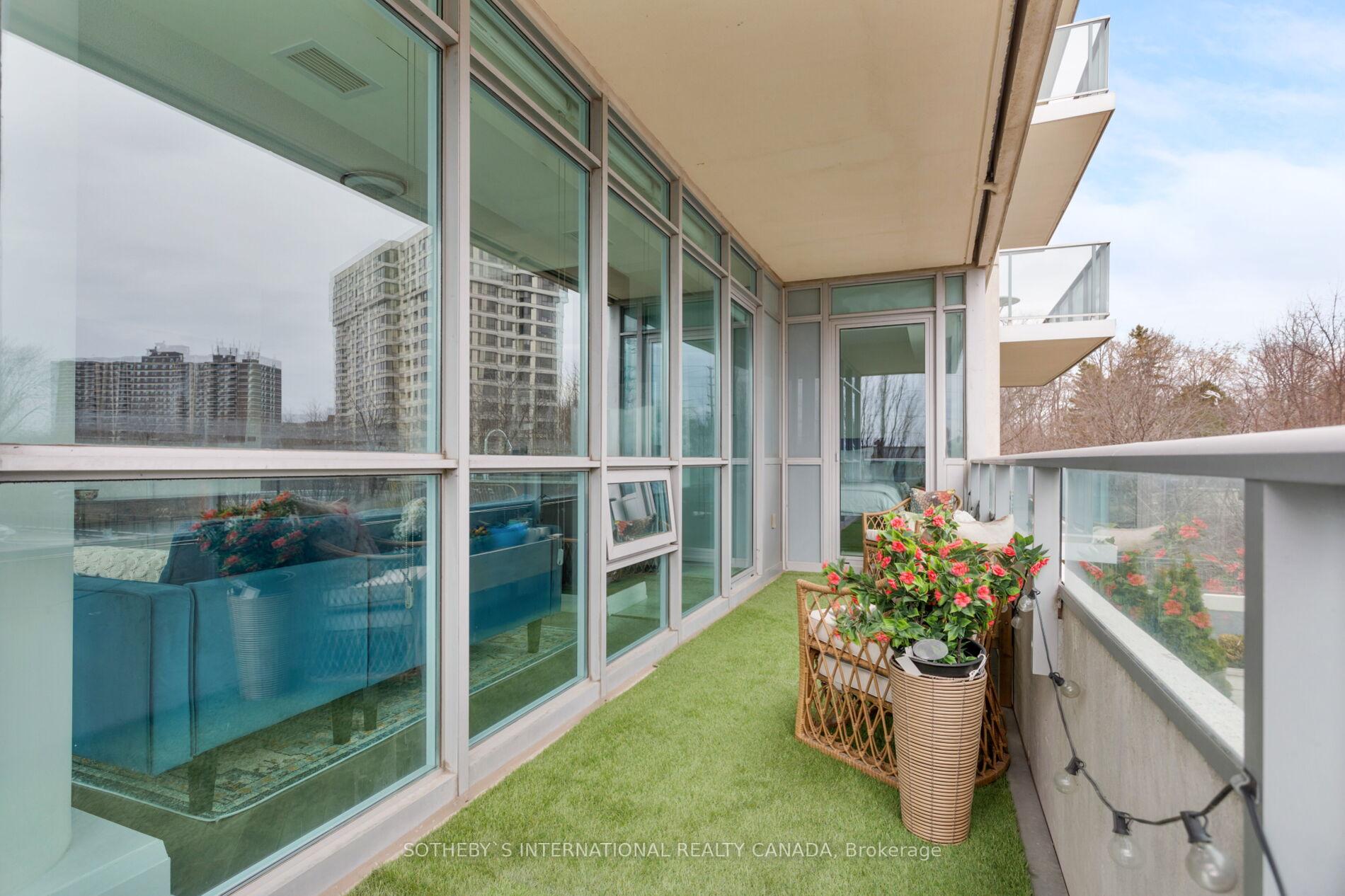2 Bedrooms Condo at 1055 Southdown,  Mississauga For sale