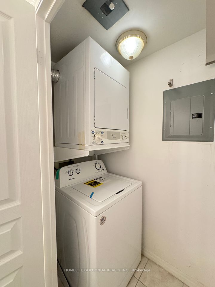 https://trreb-image.ampre.ca/rKPabWlZMBU2Zx5xKnNncfZCqT8l4krANlhBl18YHmk/rs:fit:960:960/wm:.5:so:0:50:.4/wmsh:10/wmt:PHNwYW4gZm9yZWdyb3VuZD0nd2hpdGUnIGZvbnQ9JzY4Jz5IT01FTElGRSBHT0xDT05EQSBSRUFMVFkgSU5DLiwgQnJva2VyYWdlPC9zcGFuPg/L3RycmViL2xpc3RpbmdzLzQxLzA1LzIxLzcyL3AvOWM0N2Q2MWItOWE2Mi00NjA0LWFmMWUtNDQwOGQ0NWYwOTZiLmpwZw.jpg