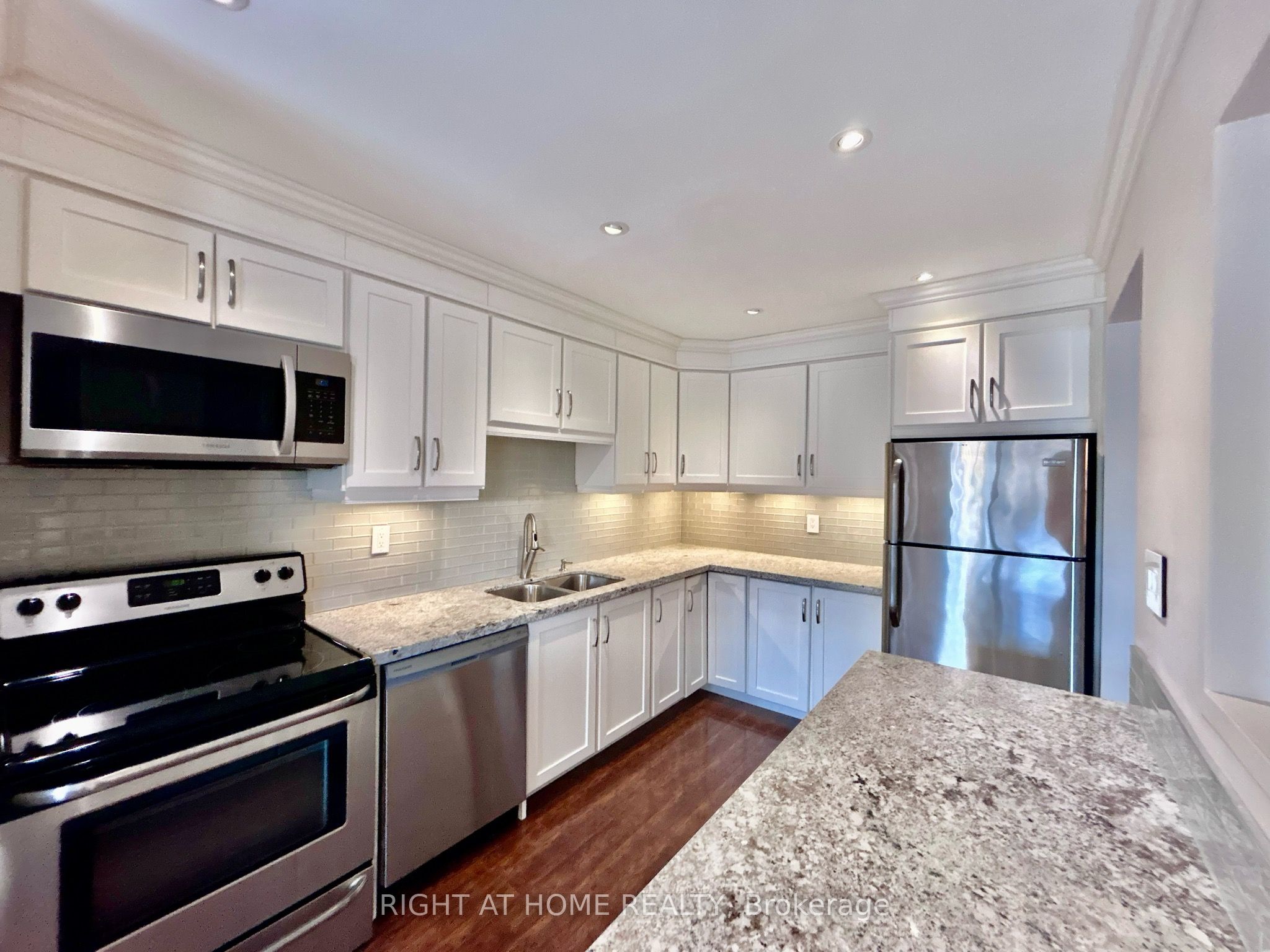 725 Vermouth Avenue, #39