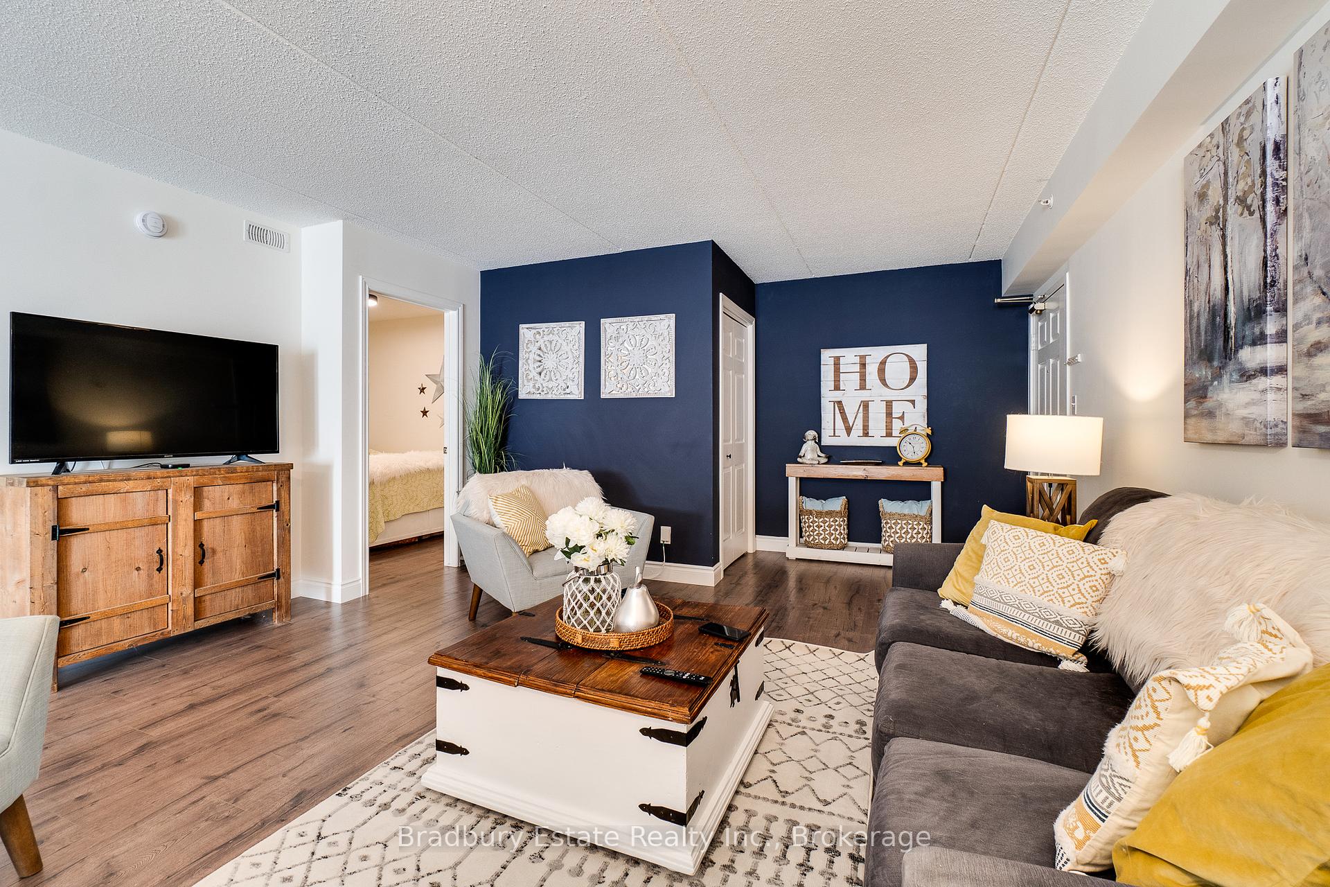 2 Bedrooms Condo at 2045 Appleby,  Burlington For sale
