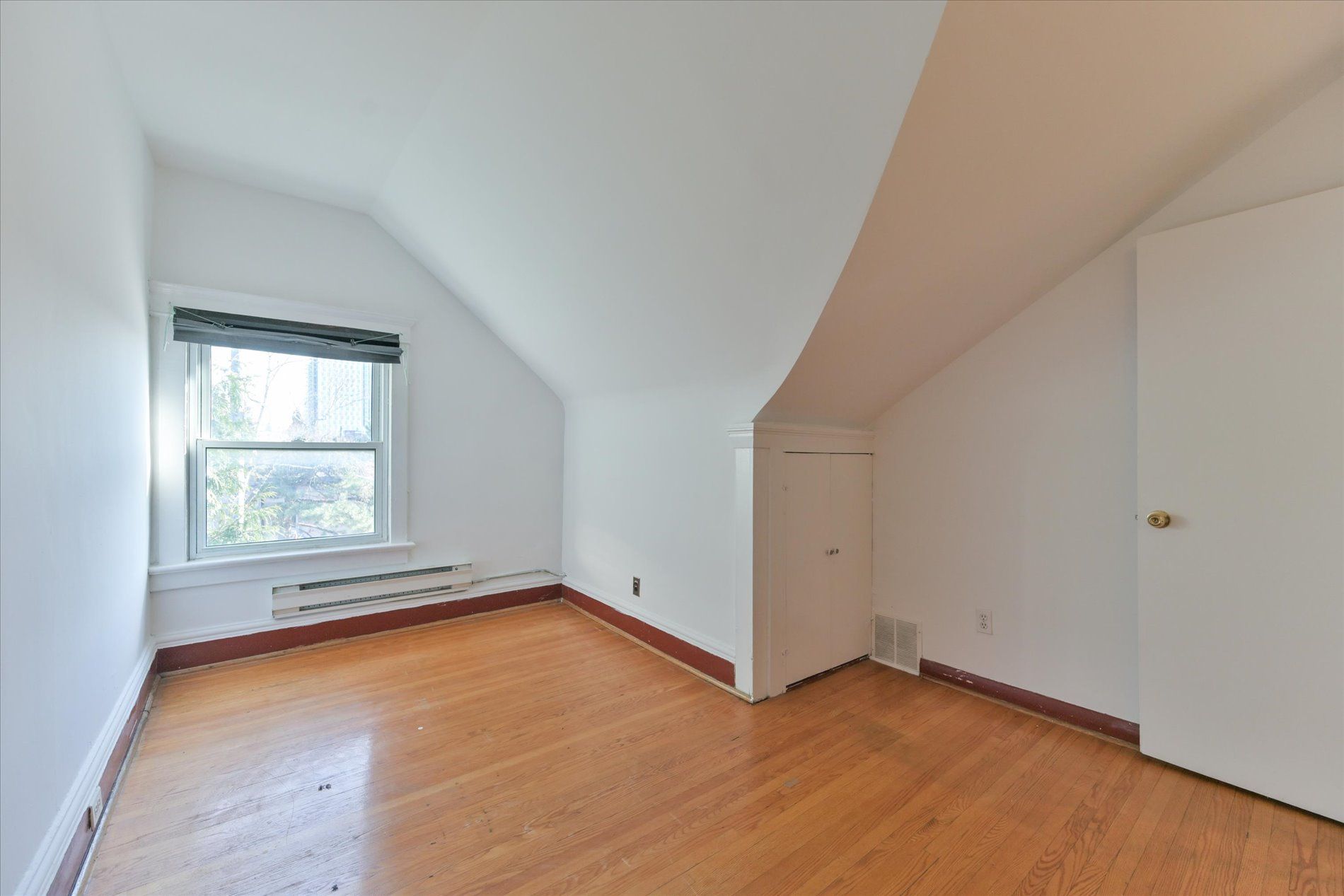 18 Barton Avenue