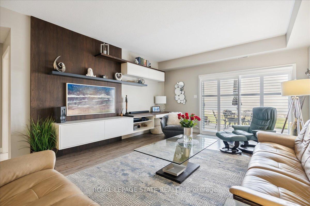 2 Bedrooms Condo at 484 Millen,  Hamilton For sale